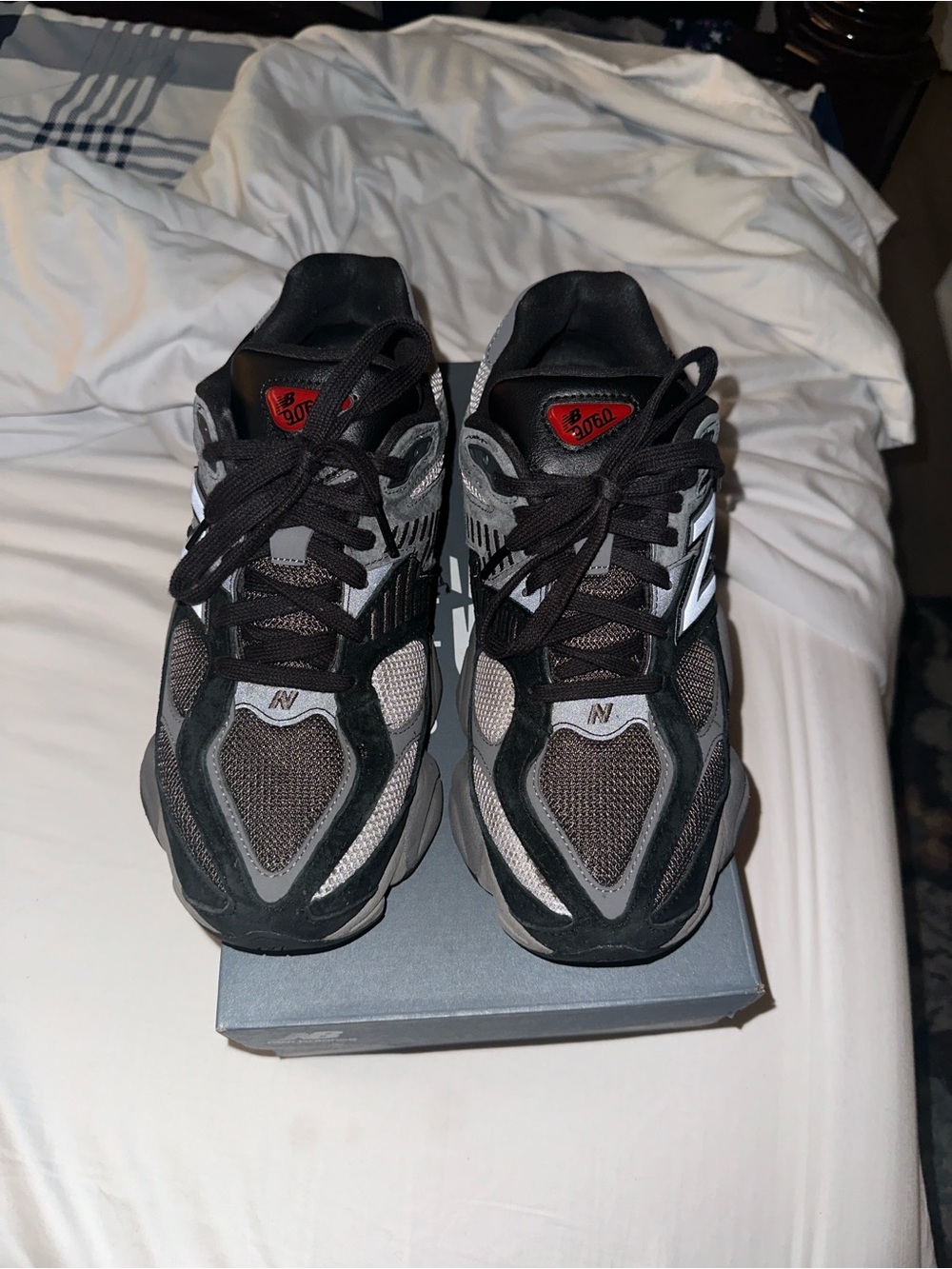 New Balance Men's Black and Gray Athletic Sneakers
